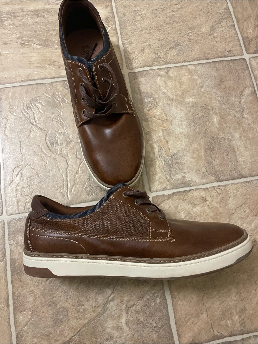 Sonoma men’s casual shoes size 11 brown